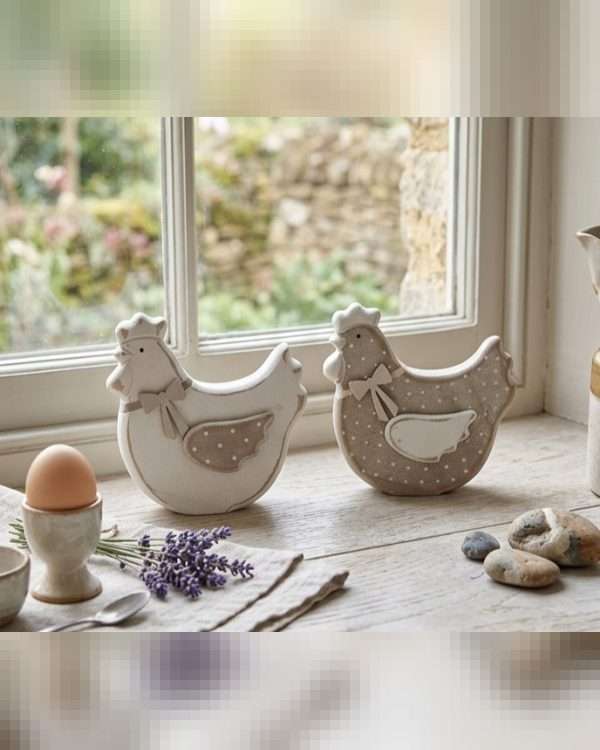 Coppia di Galline Decorative – Statuine in Legno