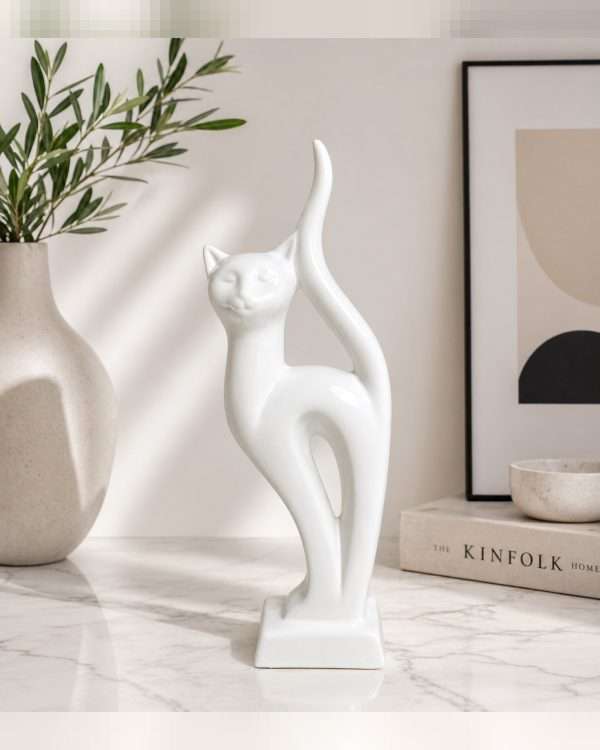 Statua Gatto Elegante in Ceramica Bianca – Scultura Stilizzata Moderna